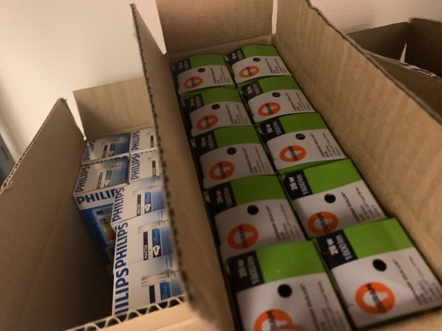 717366-11 Mixed light sources / lamps