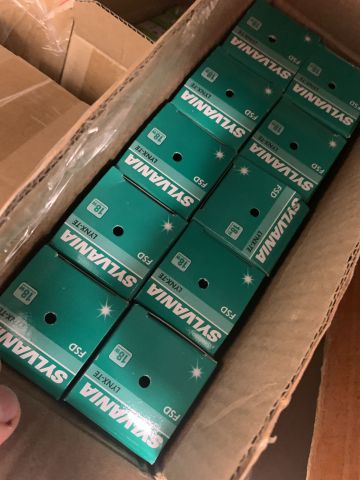 717366-14 Mixed light sources / lamps