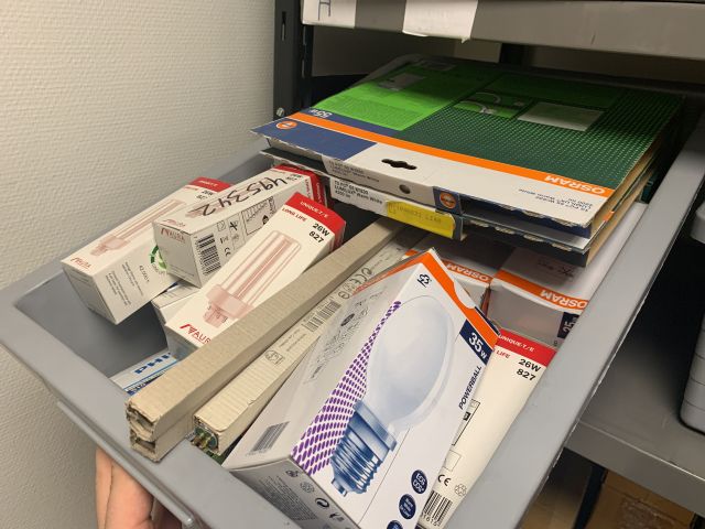 717366-15 Mixed light sources / lamps