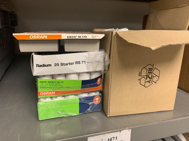 717366-19 Mixed light sources / lamps