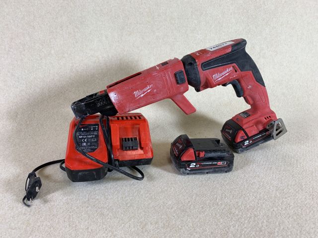 744077-2 Milwaukee M18 FSG / CA55