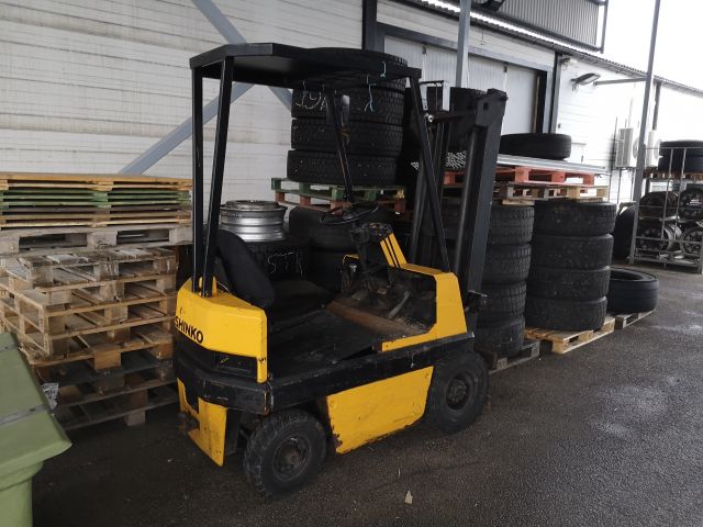749844-2 Forklift - Shinko