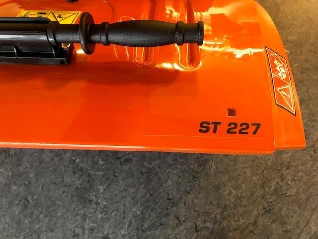 717556-6 Ny snöslunga, Husqvarna ST 227, -20