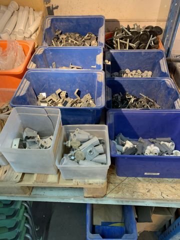 676914-11 Parti med tillbehör till badkar, bubbelpool, dusch mm.