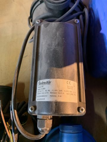 676914-19 Parti med tillbehör till badkar, bubbelpool, dusch mm.