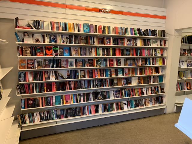731809-5 Shop fittings for bookstores