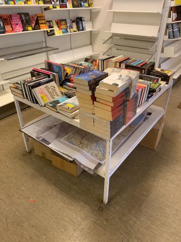 731809-8 Shop fittings for bookstores