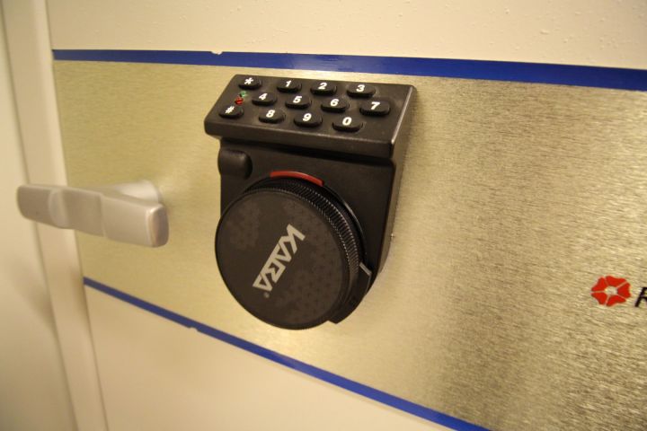 717898-3 Kassaskåp Rosengrens RS149