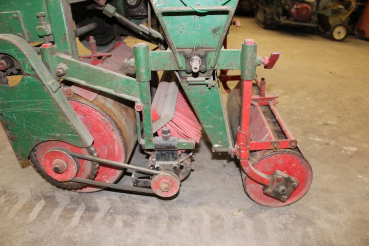 674282-12 Seeder Sembdner RS 60