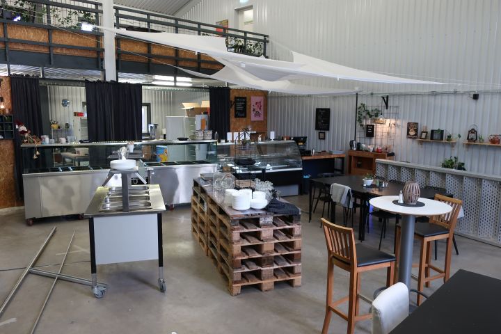 751138-1 Complete Café / lunch activities