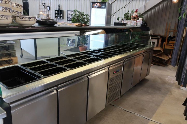 751138-24 Complete Café / lunch activities