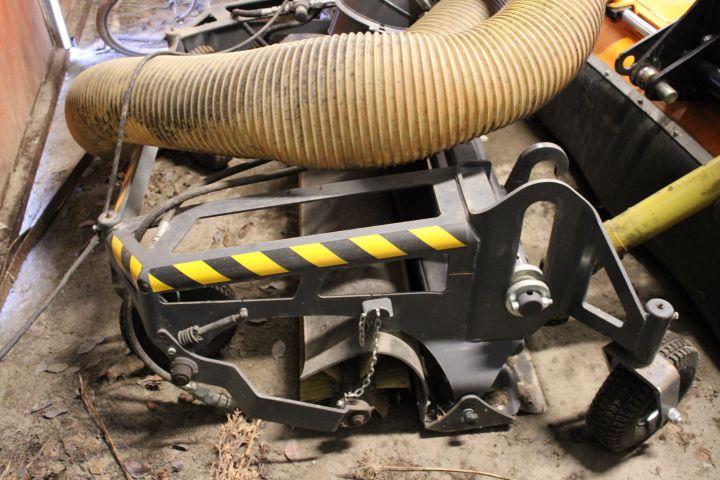 751234-18 Leaf suction for tractor - Wille 14190300