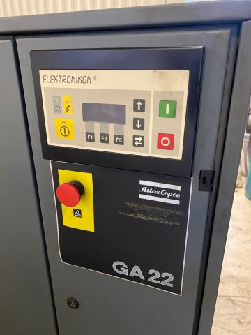 751277-3 Screw compressor Atlas Copco GA22P with dryer and tank