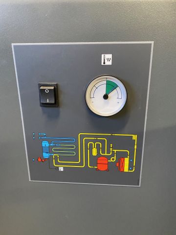 751277-6 Screw compressor Atlas Copco GA22P with dryer and tank