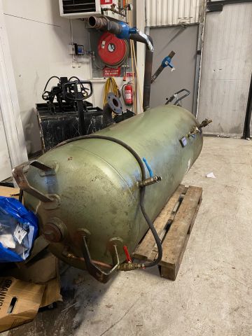 751277-9 Screw compressor Atlas Copco GA22P with dryer and tank