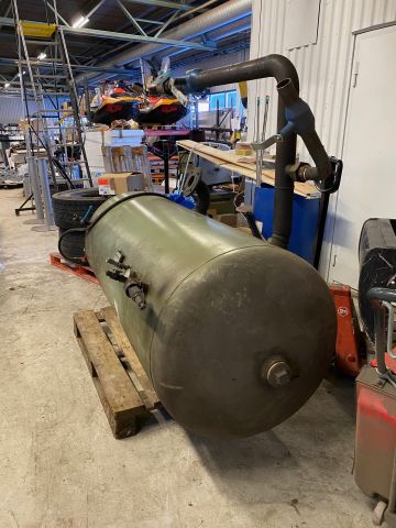 751277-10 Screw compressor Atlas Copco GA22P with dryer and tank