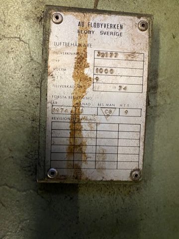 751277-11 Screw compressor Atlas Copco GA22P with dryer and tank