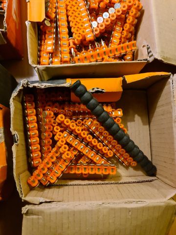 735087-13 6 drawers with various different cartridges for spit