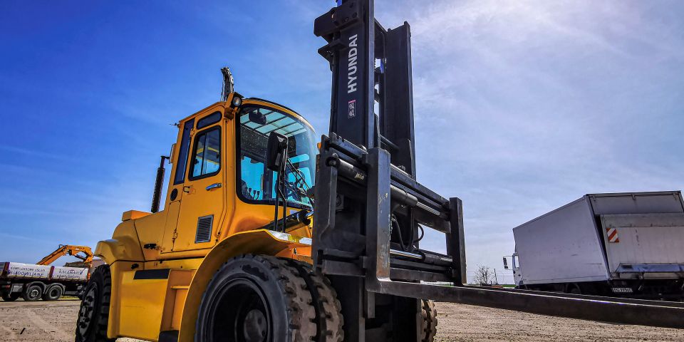 751555-14 Forklift truck Hyundai 80D-7E, 2011