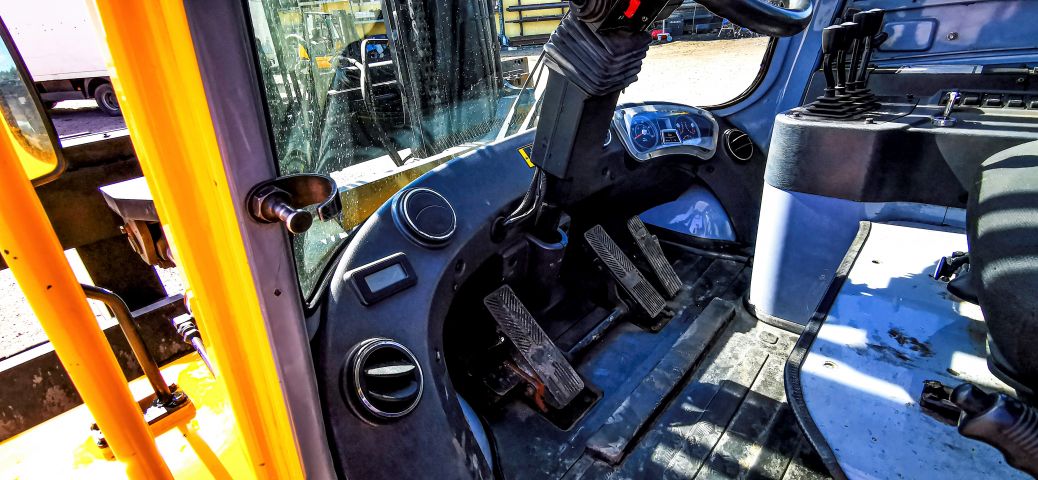 751555-16 Forklift truck Hyundai 80D-7E, 2011