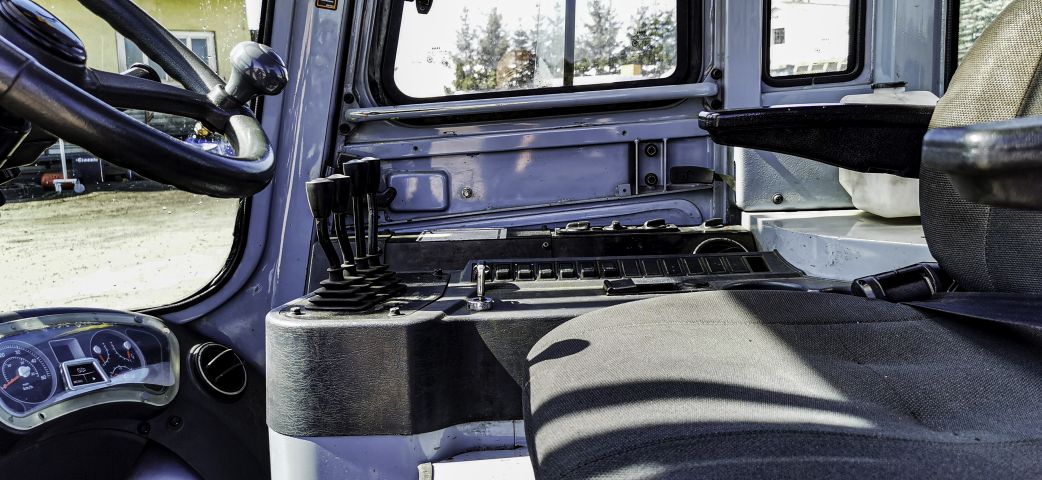 751555-17 Forklift truck Hyundai 80D-7E, 2011