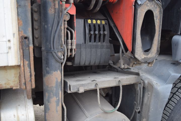 751611-21 Crane truck VOLVO FM9 6X2 JMNLAST C, 2006, Pallet finger crane 16504