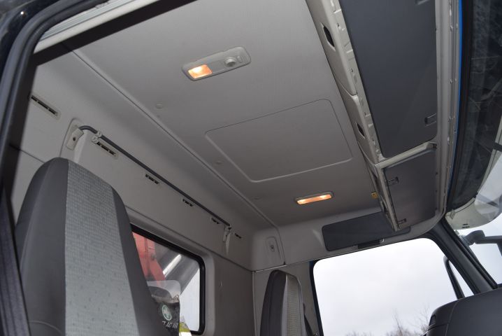 751611-35 Crane truck VOLVO FM9 6X2 JMNLAST C, 2006, Pallet finger crane 16504