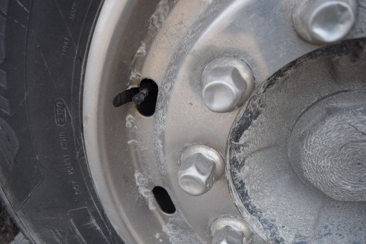 751611-44 Crane truck VOLVO FM9 6X2 JMNLAST C, 2006, Pallet finger crane 16504