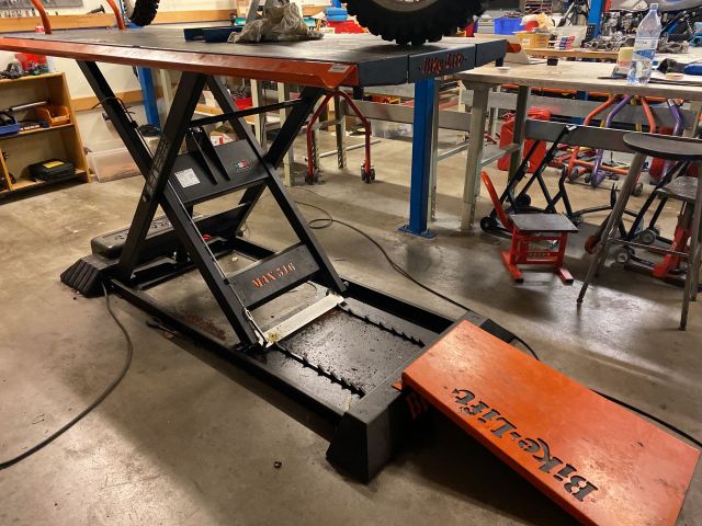 746182-1 Motorcycle lifting table - Bike Lift MG516-003 / 500kg
