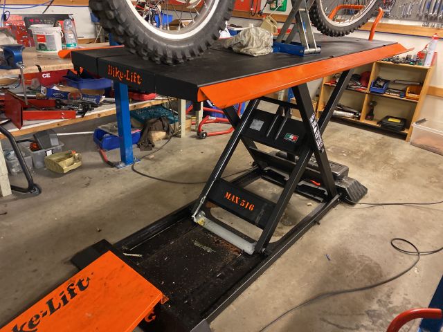 746182-4 Motorcycle lifting table - Bike Lift MG516-003 / 500kg