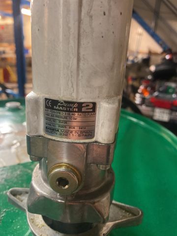 746188-6 Oil station, trolley with electric pump / filling handle Samoa