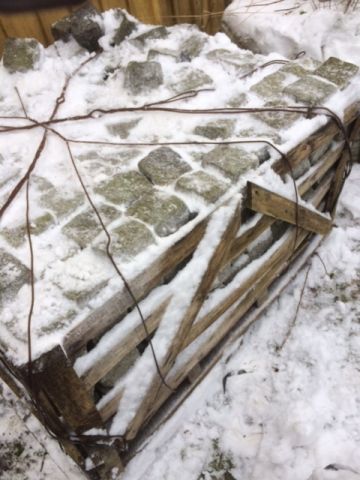 735099-2 Pall med gatsten ca 600