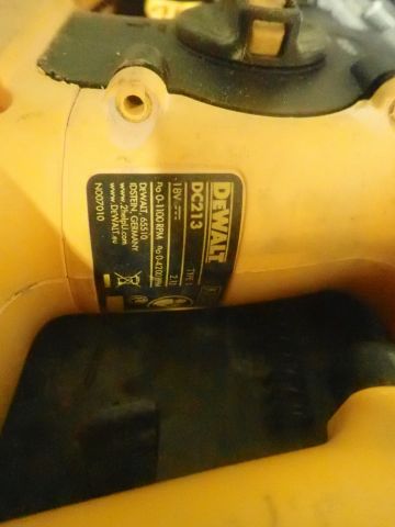 688284-7 Hammer drill DeWalt DC213