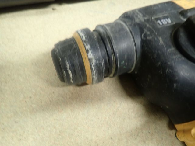 688297-4 Hammer drill DeWalt DCH213