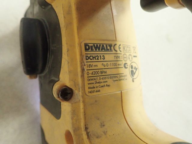 688297-8 Hammer drill DeWalt DCH213