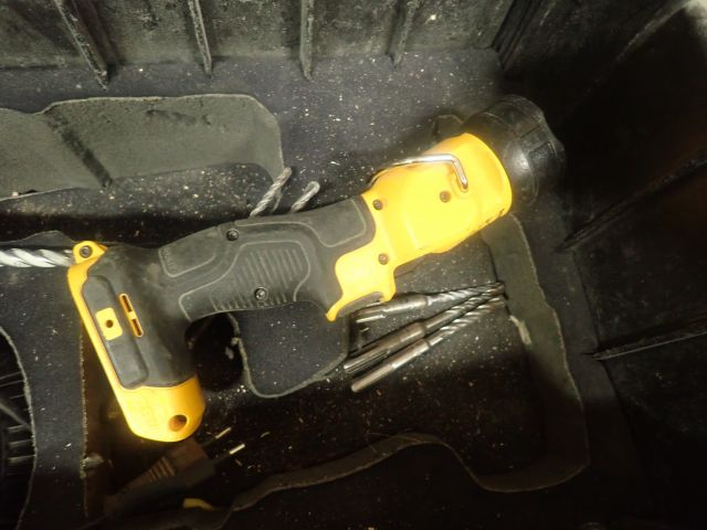 688297-9 Hammer drill DeWalt DCH213