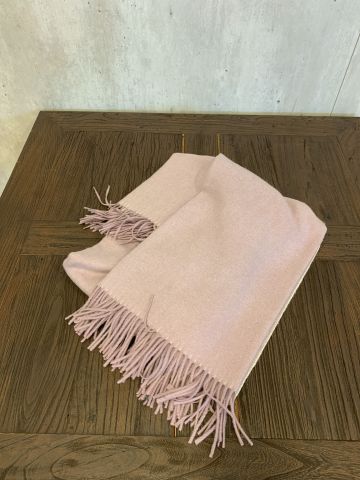 677262-4 Överkast, sammetsgardiner samt pläd