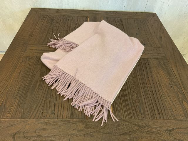 677262-5 Överkast, sammetsgardiner samt pläd