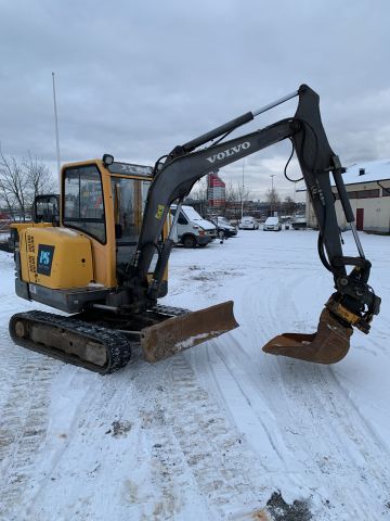 756707-3 Track excavator Volvo EC35 -2006 (2215.7h) with rototilt and bucket