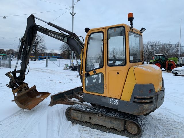 756707-7 Track excavator Volvo EC35 -2006 (2215.7h) with rototilt and bucket