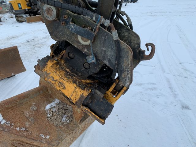 756707-12 Track excavator Volvo EC35 -2006 (2215.7h) with rototilt and bucket