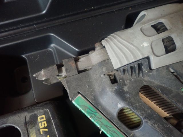 687326-6 Nail gun HITACHI NR90GC