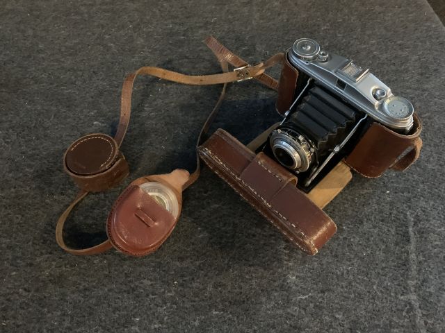 686413-2 Vintage camera Agfa isolette 2 with accessories