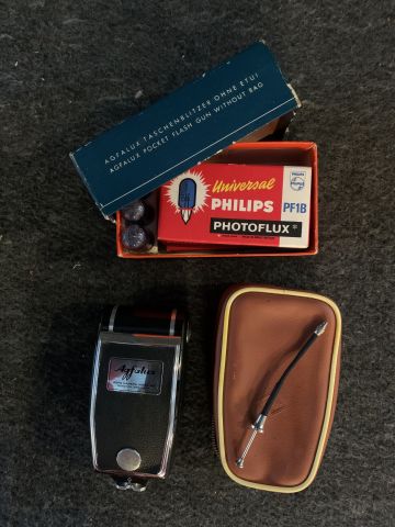 686413-5 Vintage camera Agfa isolette 2 with accessories