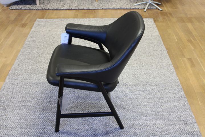677125-6 Armchair black leather Brunstad Bris