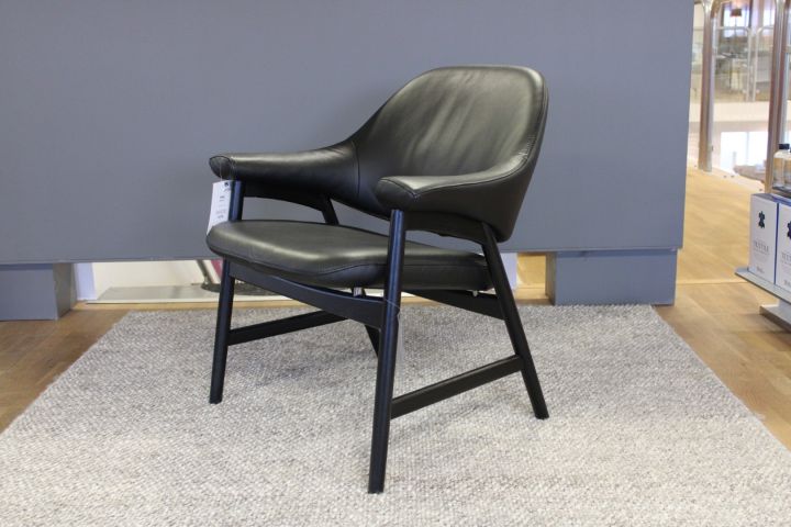 677125-1 Armchair black leather Brunstad Bris