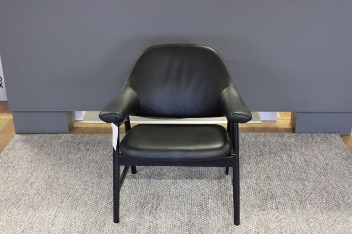 677125-10 Armchair black leather Brunstad Bris