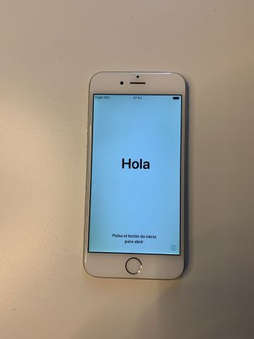747191-4 Apple iPhone 6 Silver (A1586) 64GB 12.4.4