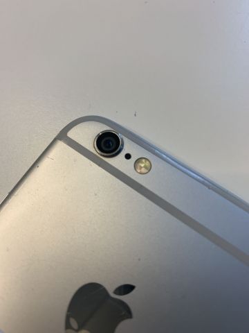 747191-8 Apple iPhone 6 Silver (A1586) 64GB 12.4.4