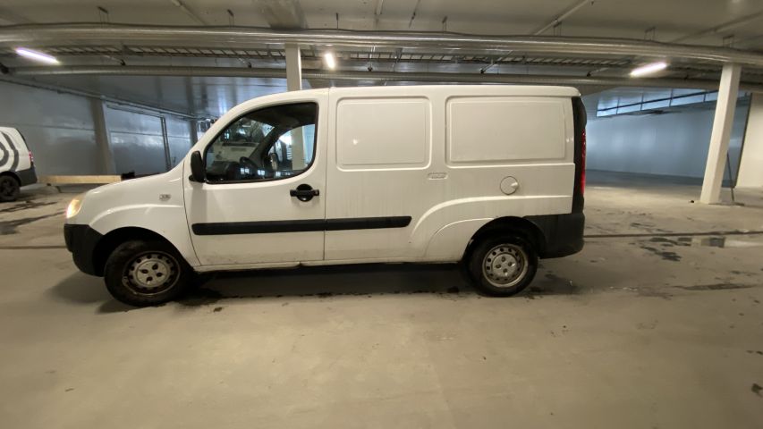 745377-2 Fiat Doblò Cargo Maxi 1.3 JTD - 2008 - FCY863